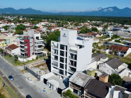 REF - 109 Apto frente mar Ed. Swell Bal. Jamail Mar