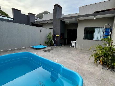 REF - 038 Casa Centro Matinhos