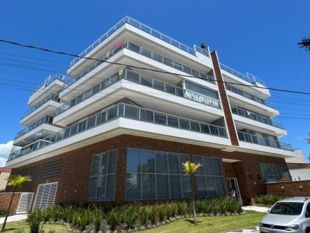 REF 076 - Apto em Caiobá Ed. Palm Beach 201