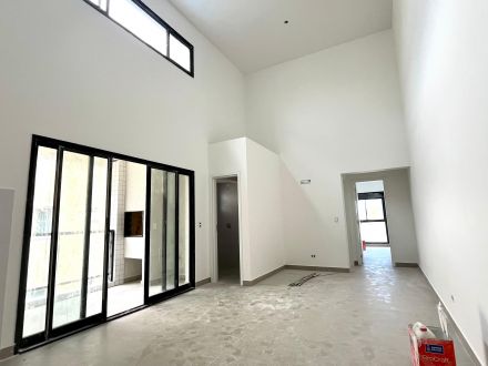 REF - 082 Apto em Caiobá Momento Residence